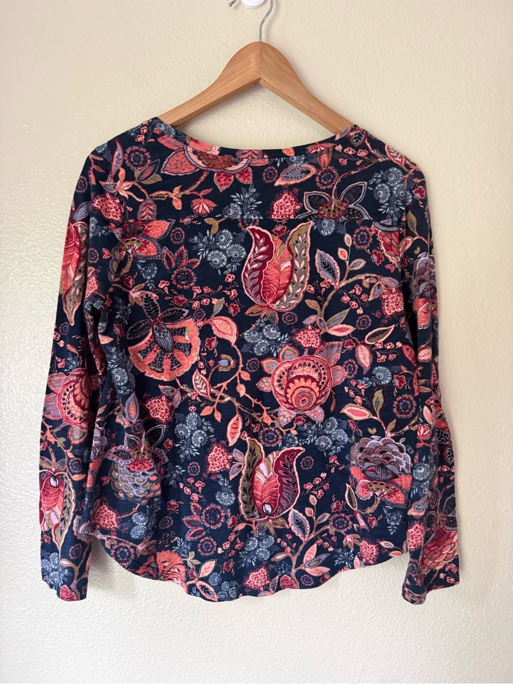 ❇️LOFT Women's Navy Floral Long-Sleeve Top  2 for $22❇️ - Picture 3 of 3